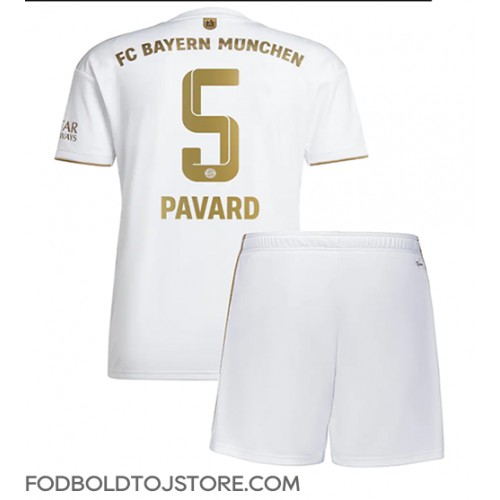 Bayern Munich Benjamin Pavard #5 Udebanesæt Børn 2022-23 Kortærmet (+ Korte bukser)